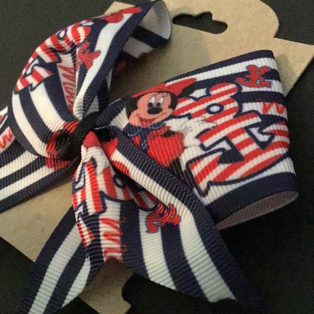 Handmade Minnie Mouse Cruise Ship Hair Bow - Picture 3 of 9